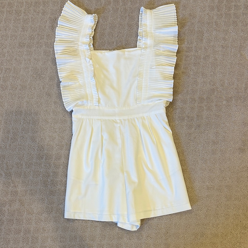 Lena Boutique Cream Ruffled Romper women’s S